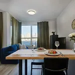 Apartment - Center - Cozy One Bedroom - O10 *