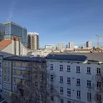 - Center - Cozy One Bedroom - O10 Apartment *