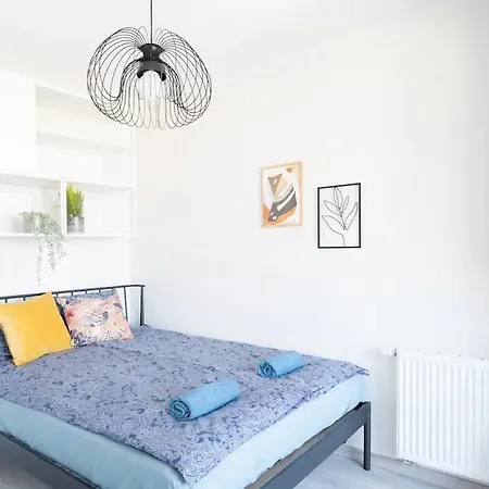 - Center - Cozy One Bedroom - O10 카토비체