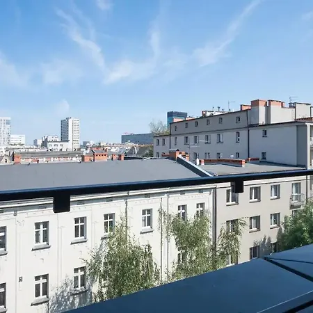 - Center - Cozy One Bedroom - O10 *